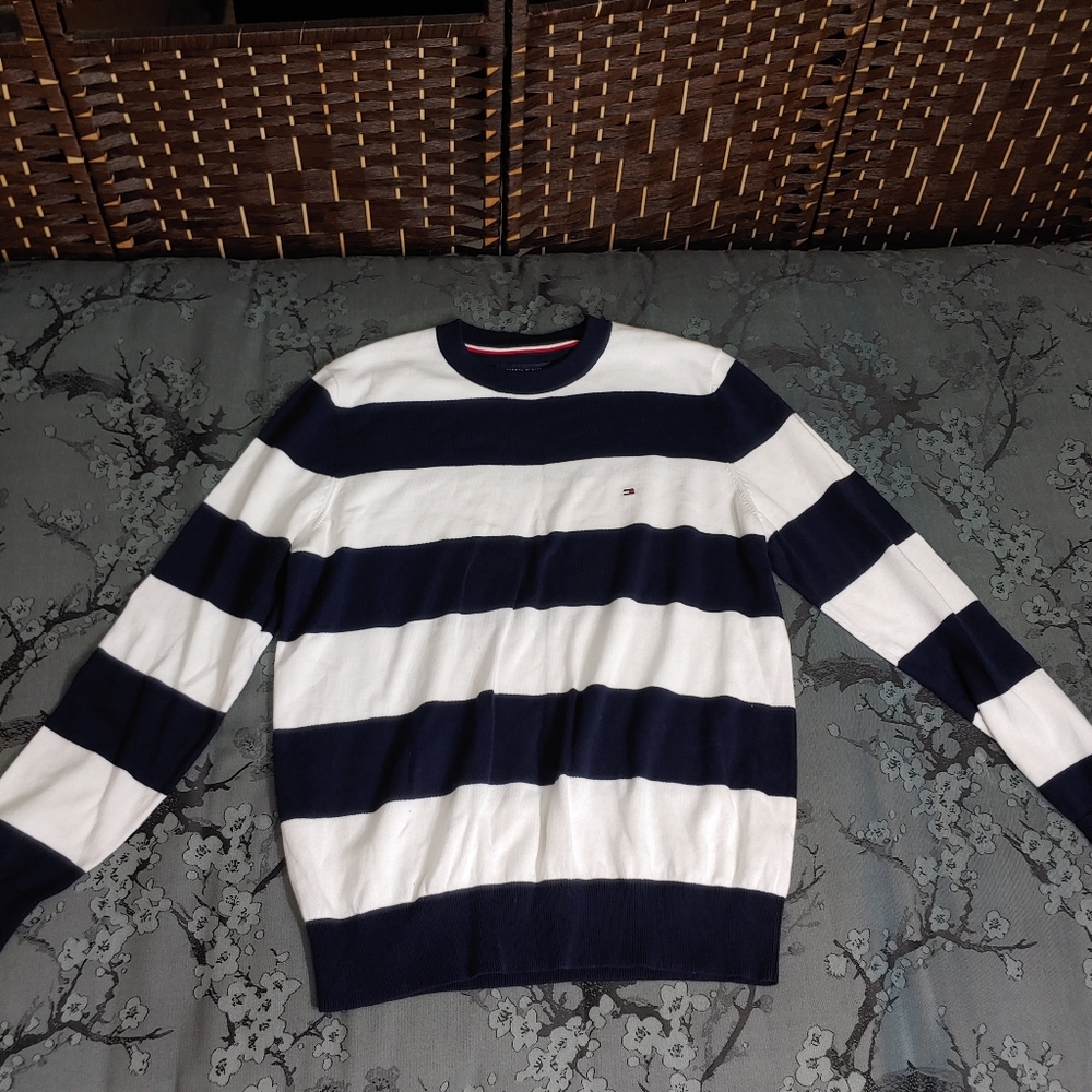 Tommy Hilfiger Men’s Crewneck Sweater Shirt Striped Long Sleeve Large